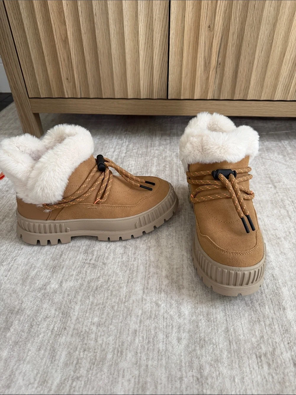 Palladium Faux-Fur Lined Winter Boots in Tan Sz 6.5